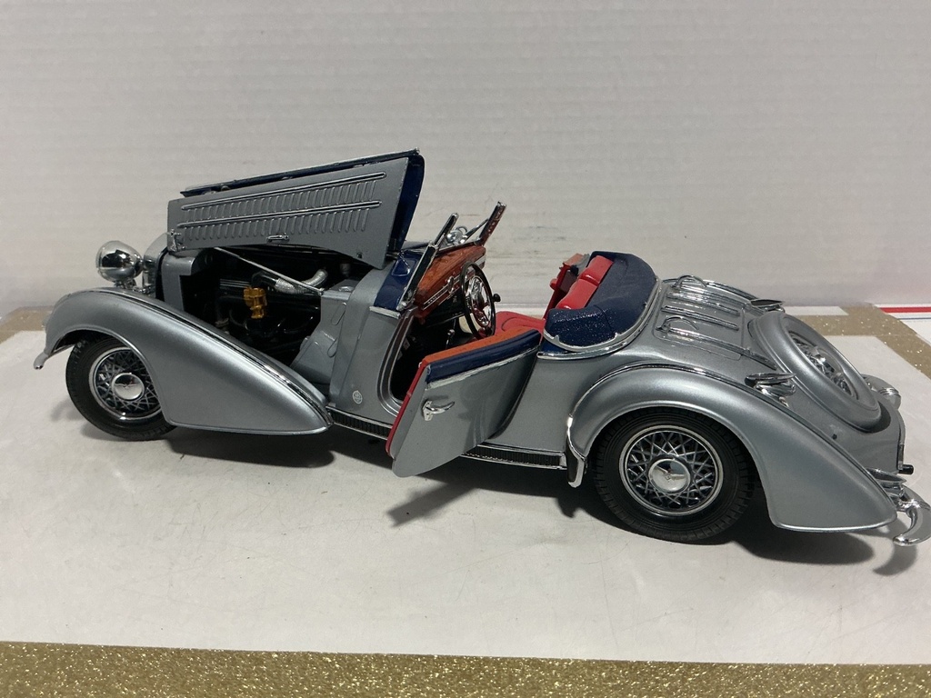 1/18 SUN SAR 1938 HORCH 855 SILVER/BLUE ON RED JUNKYARD/PARTS CAR image