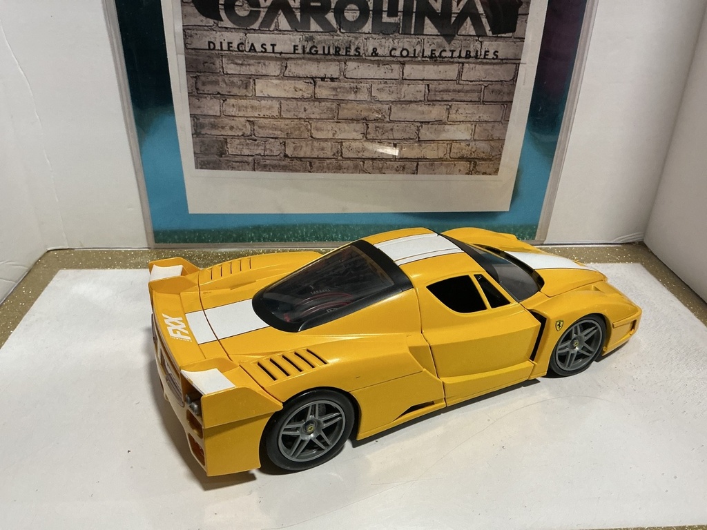 1:18 HOTWHEELS ELITE FERRARI FXX YELLOW ON BLACK image