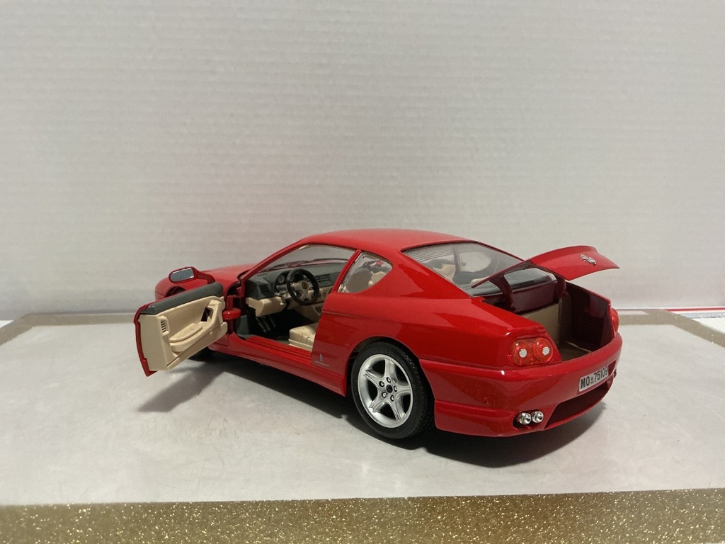 1:18 BURAGO ITALY 1992 FERRARI 465 GT RED ON TAN *DRIVER DOOR NEEDS ADJUSTMENT image