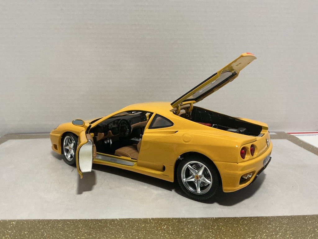 1:18 BURAGO ITALY 1999 FERRRI 360 MODERVO image