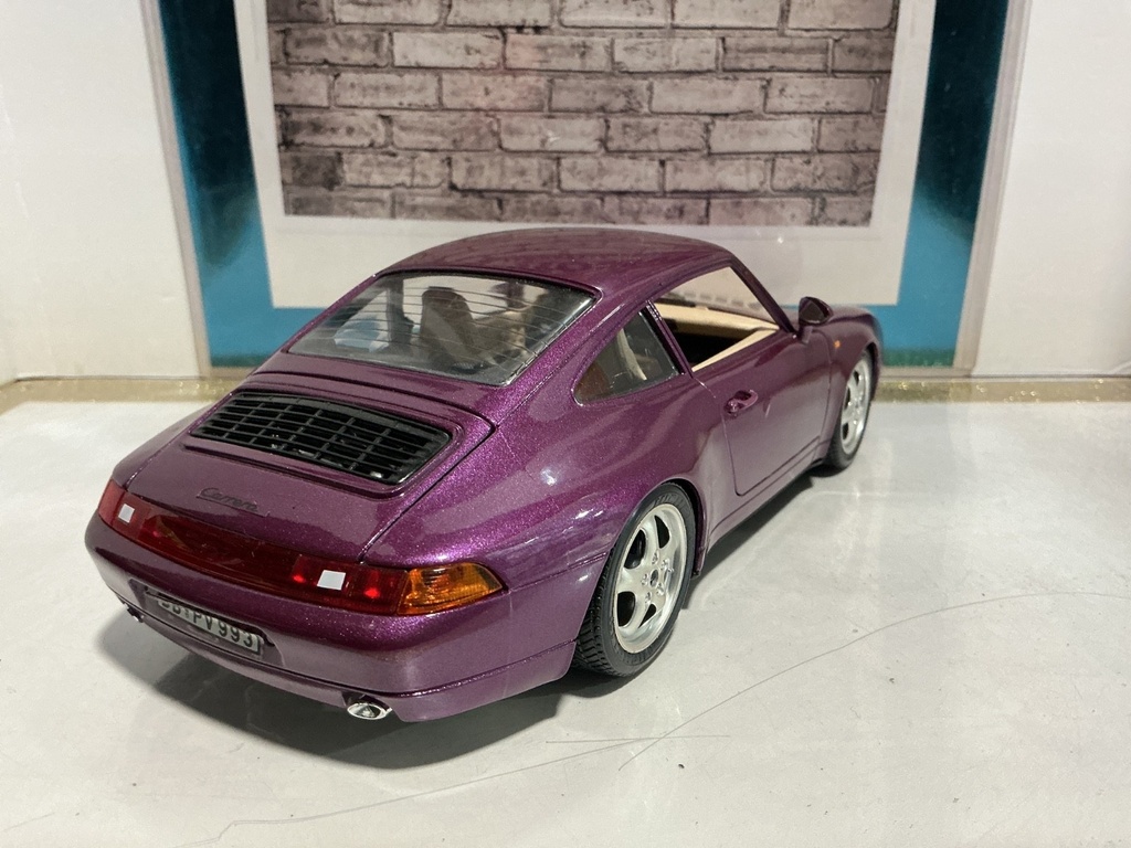 1:18 PORSHE 911 BURAGO PURPLE ON TAN image
