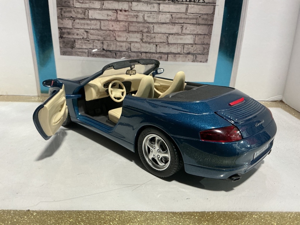 1:18 MIIRA 1998 PORSHE 911 BLUE ON TAN image