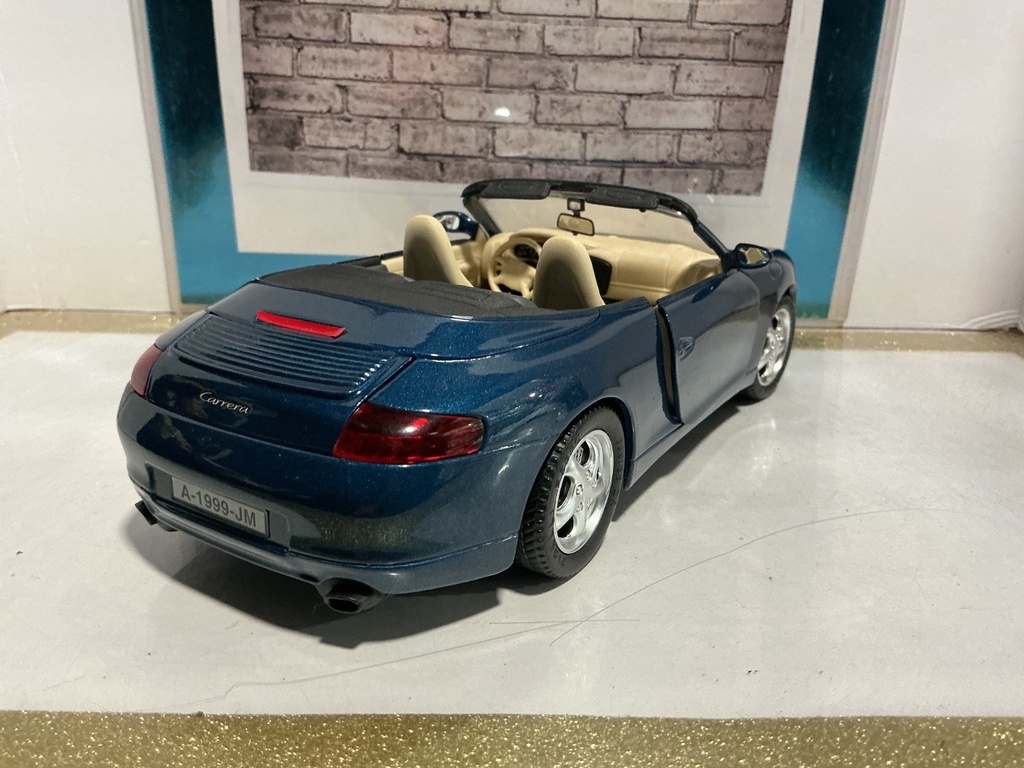 1:18 MIIRA 1998 PORSHE 911 BLUE ON TAN image