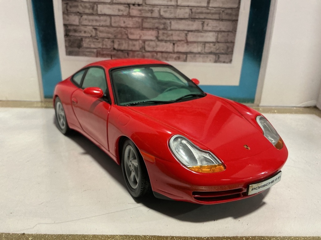 1:18 SUN STAR PORSHE 911 RED ON TAN image