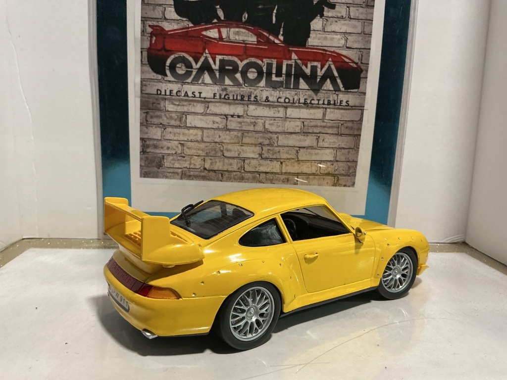 1:18 ANSON PORSCHE 911 GT2 YELLOW ON BLACK! image