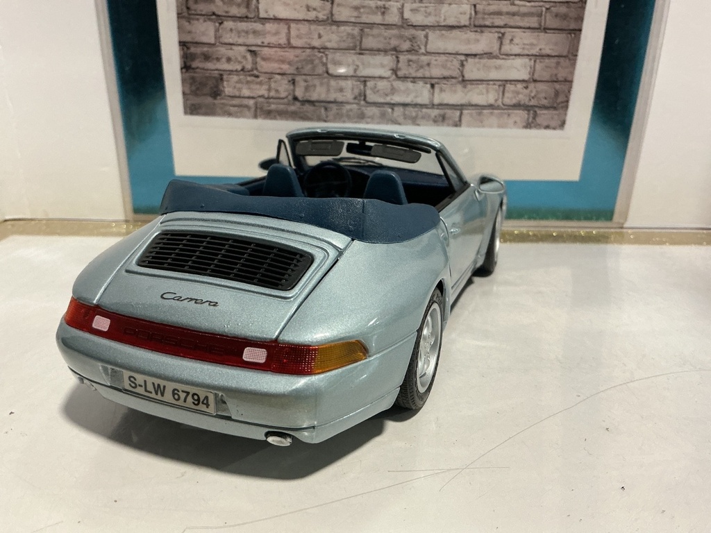 1:18 MAISTO 1994 PORSHE 911 CARRERA BLUE ON BLUE image