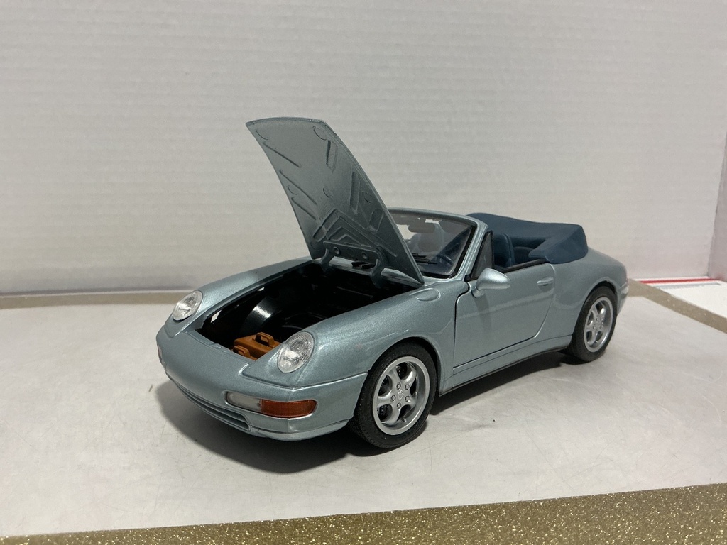 1:18 MAISTO 1994 PORSHE 911 CARRERA BLUE ON BLUE image