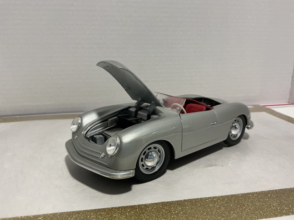 1:18 MAISTO 1948 PORSHE ROADSTER (MISSING TRUNK) SILVER AND RED image