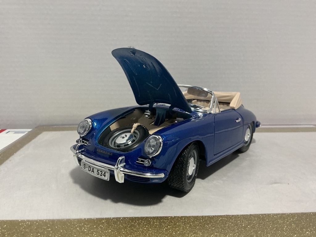 1:18 BURAGO 1993 PORSCHE 356B BLUE ON TAN image