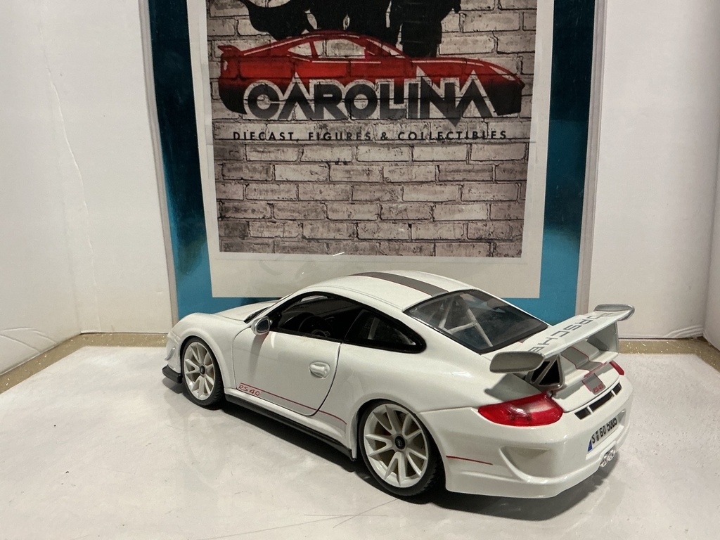 1:18 BURAGO PORSCHE GT3 RS 4.0 WHITE ON RED image