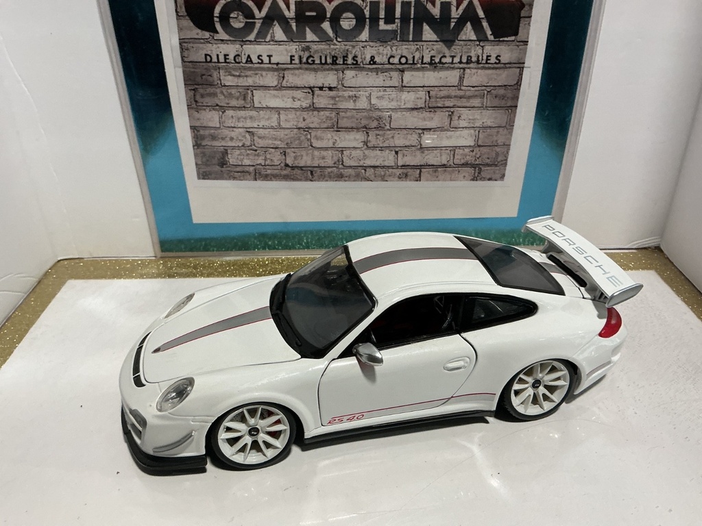 1:18 BURAGO PORSCHE GT3 RS 4.0 WHITE ON RED image