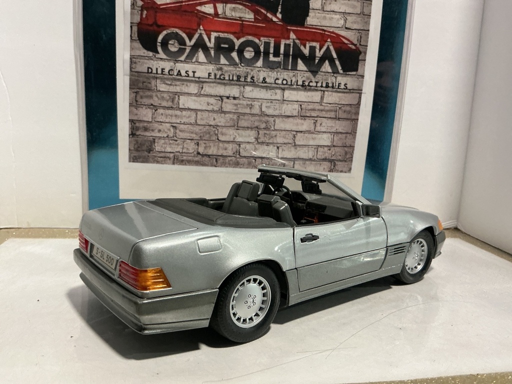 1:18 MAISTO 1989 MERCEDES 500SC GREY ON GREY image