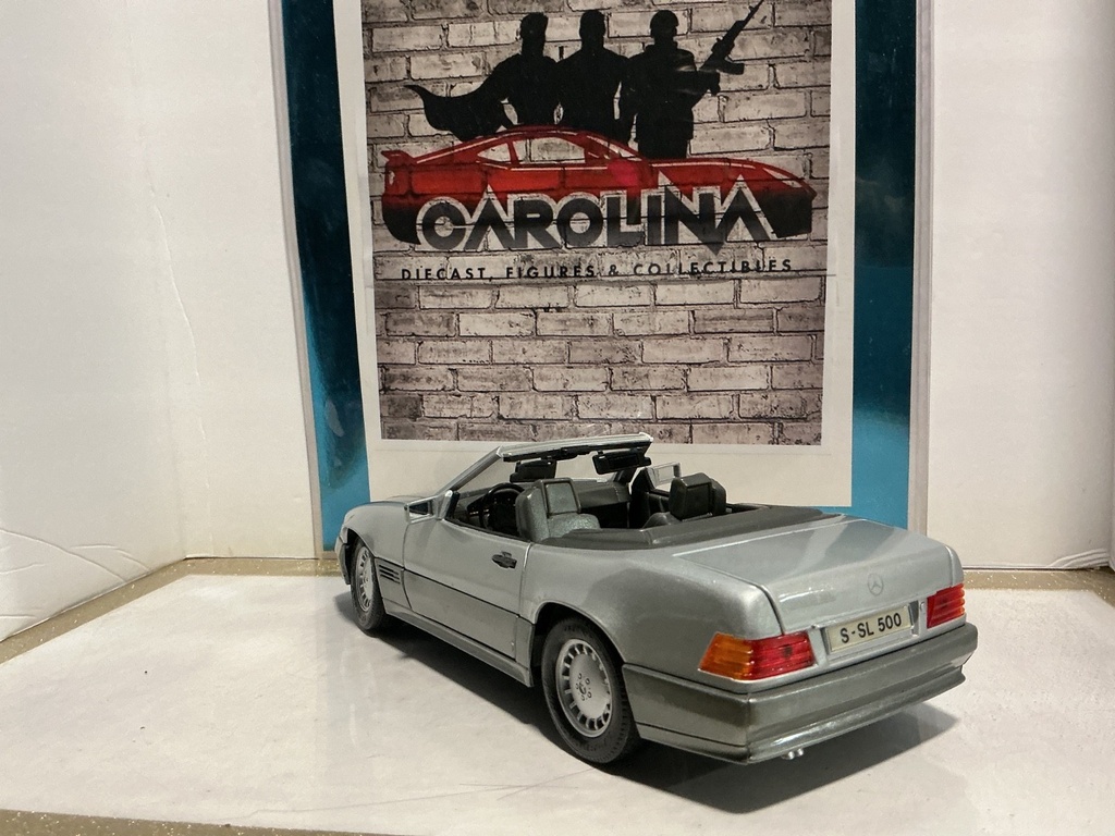 1:18 MAISTO 1989 MERCEDES 500SC GREY ON GREY image