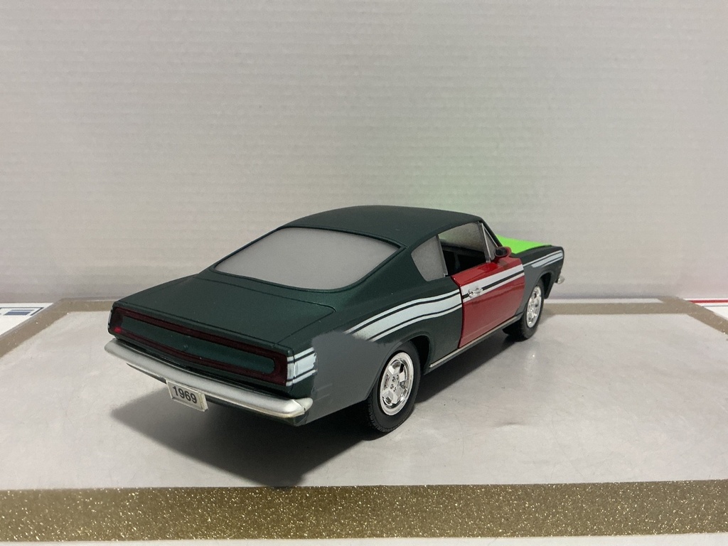 1:18 ERTL 1969 PLYMOUTH BARRACUDA BARN YARD FIND image