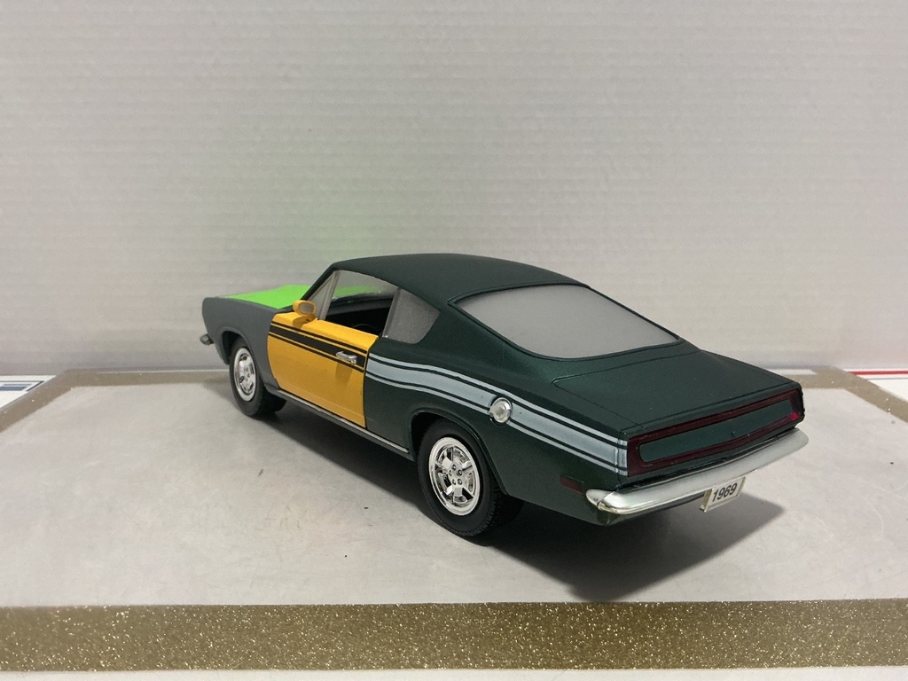 1:18 ERTL 1969 PLYMOUTH BARRACUDA BARN YARD FIND image