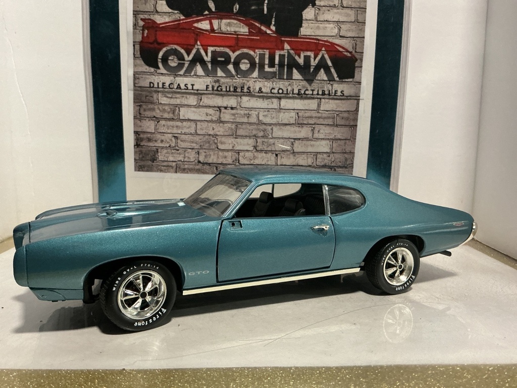1:18 ERTZ 1969 PONTIAC GTO BLUE ON BLACK (NO MIRROR/WINDSHEILD) image