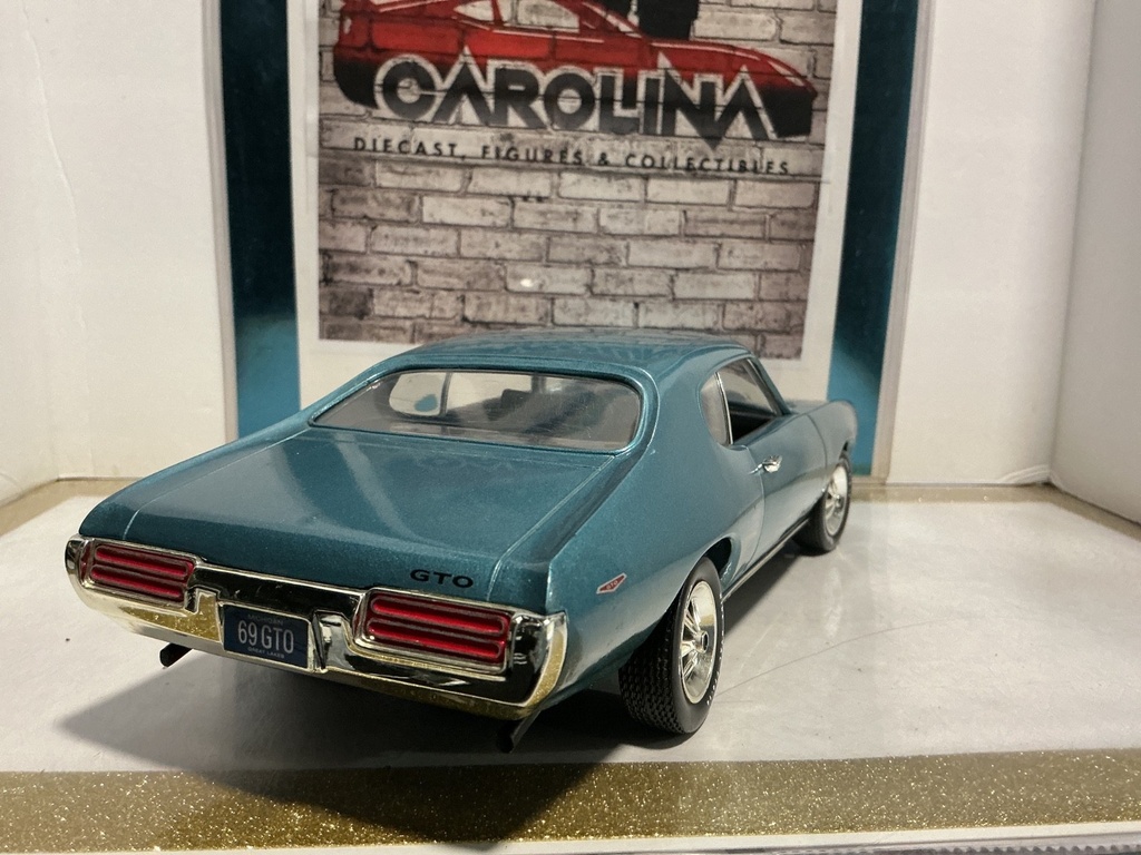 1:18 ERTZ 1969 PONTIAC GTO BLUE ON BLACK (NO MIRROR/WINDSHEILD) image
