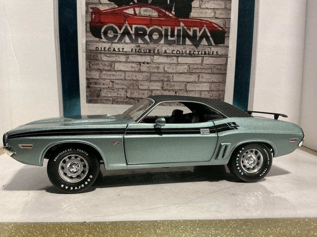 1:18 ERTZ 1971 DODGE CHALLENGER BLUE ON BLACK #2283 OF 4998 image