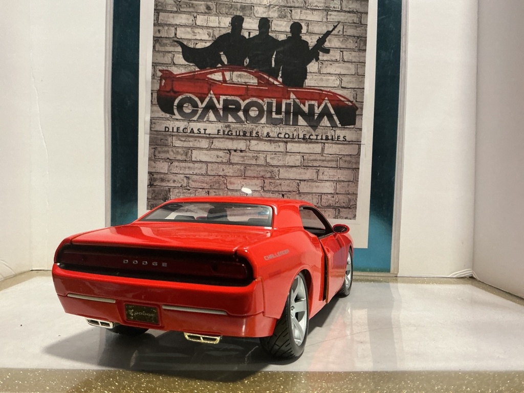 1:18 MAISTO 2006 DODGE CHALLENGER CONCEPT CAR ORANGE AND BLACK image