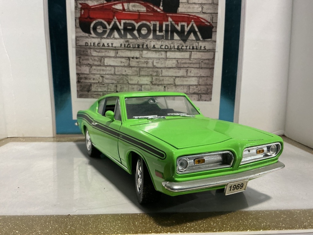 1:18 ROAD LEGENDS 1969 PLYMOUTH BARRACUDA GREEN ON BLACK image