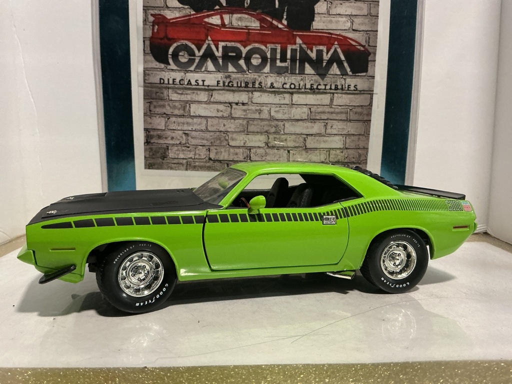 1:18 ERTZ 1970 CUDA LIME ON BLACK image