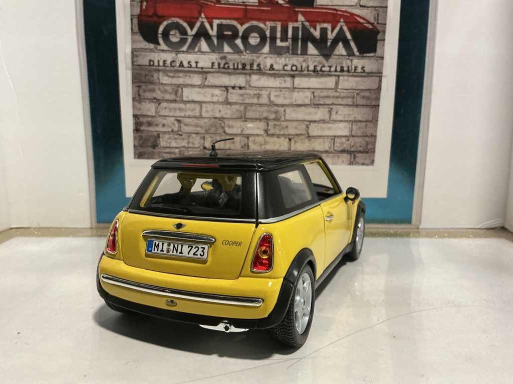 1:18 MAISTO MINI COOPER YELLOW ON BLACK image