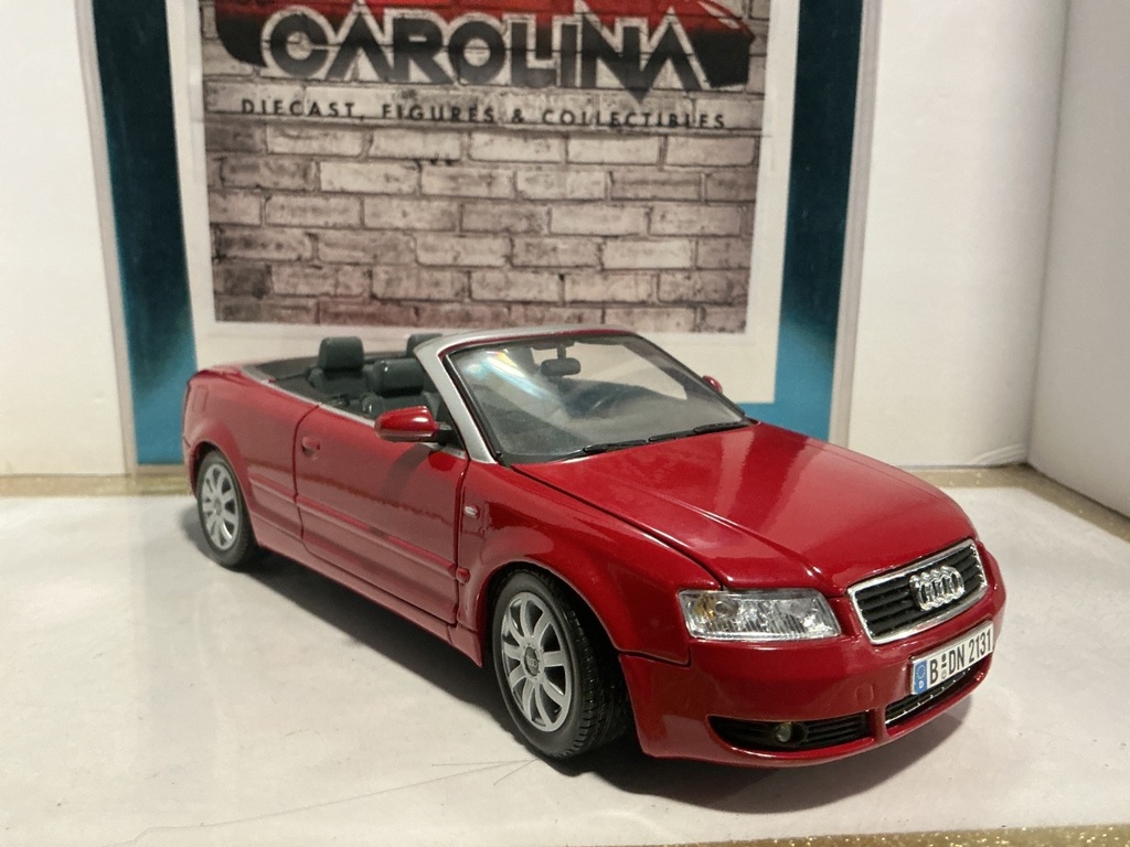 1:18 MOTOR MAX 2004 AUDI A4 CONVERTIBLE RED ON BLACK image