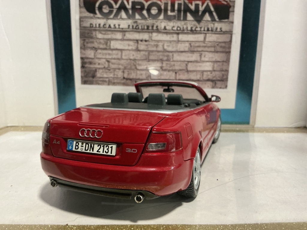 1:18 MOTOR MAX 2004 AUDI A4 CONVERTIBLE RED ON BLACK image
