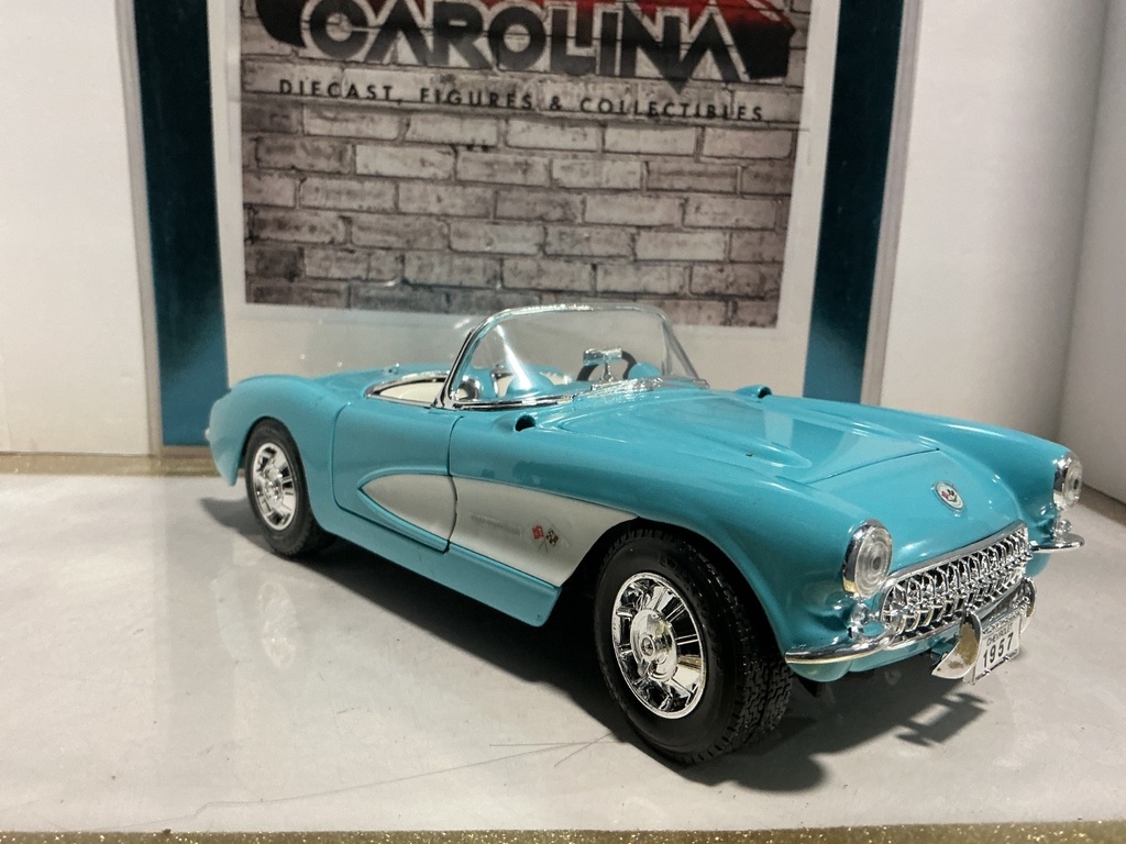 1:18 ROAD LEGENDS 1957 CORVETTE BLUE ON WHITE image