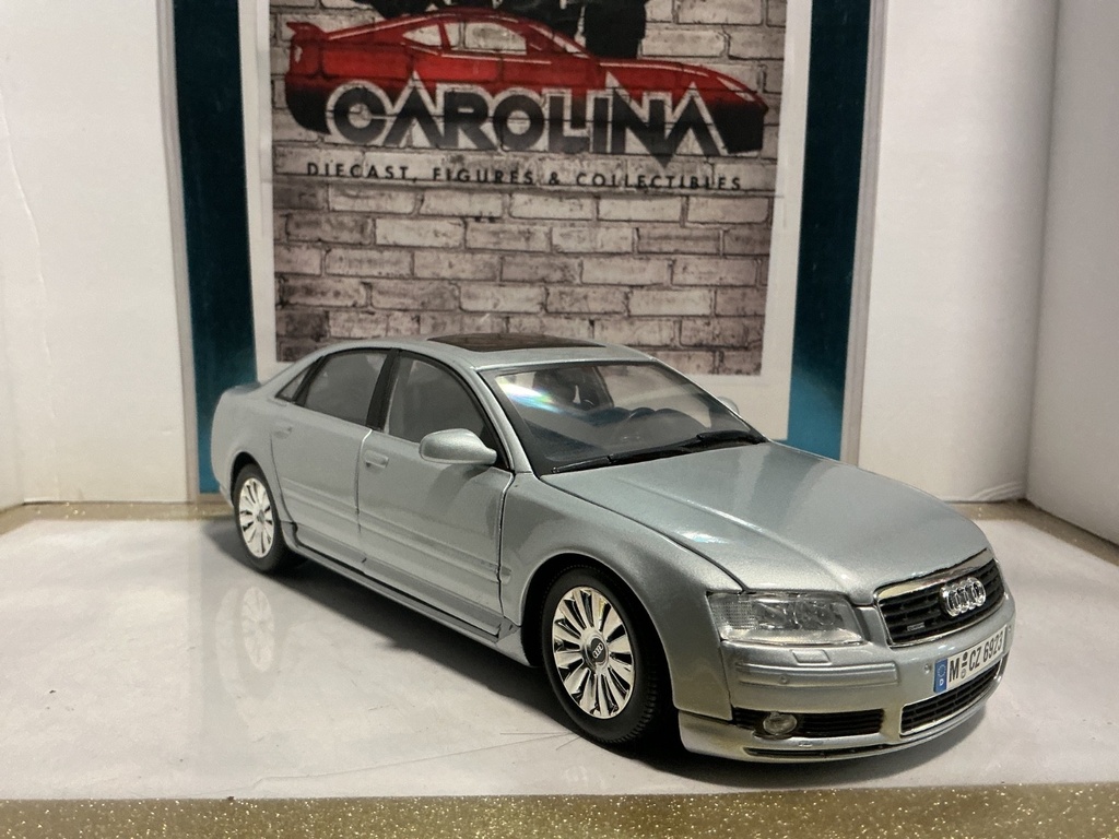 1:18 MOTOR MAX AUDI A8 SILVER ON BLACK image