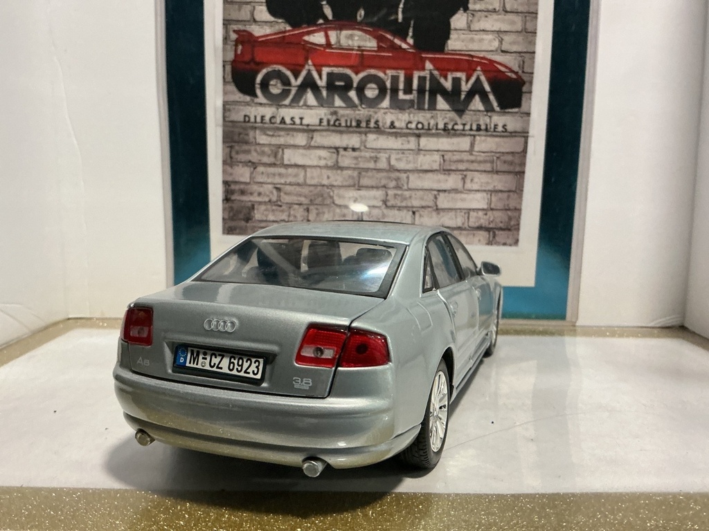 1:18 MOTOR MAX AUDI A8 SILVER ON BLACK image