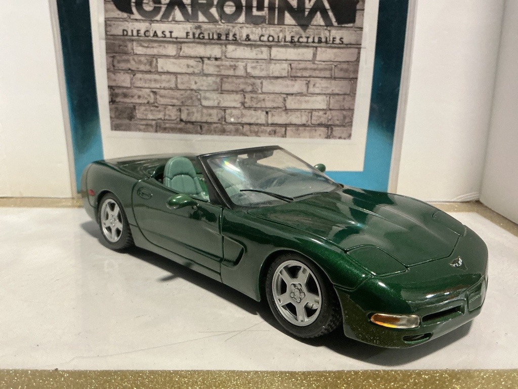 1:18 MAISTO 1998 CORVETTE DARK GREEN ON GREEN image