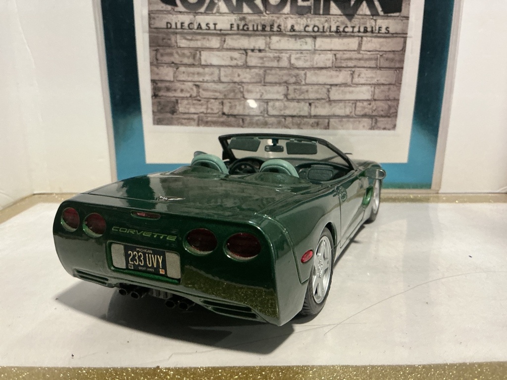 1:18 MAISTO 1998 CORVETTE DARK GREEN ON GREEN image
