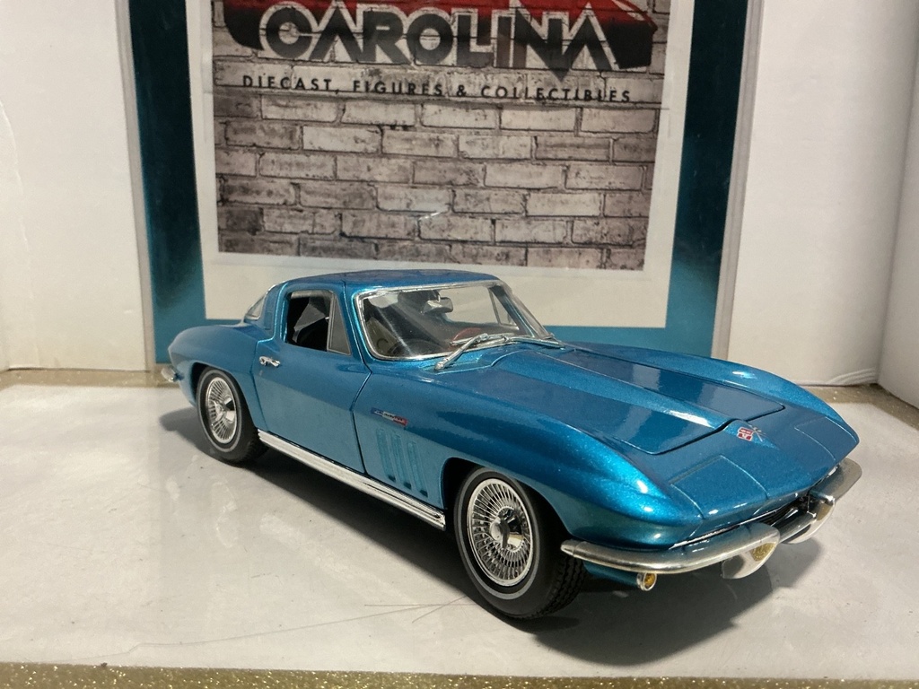 1:18 MAISTO 1965 CORVETTE BLUE ON BLACK image