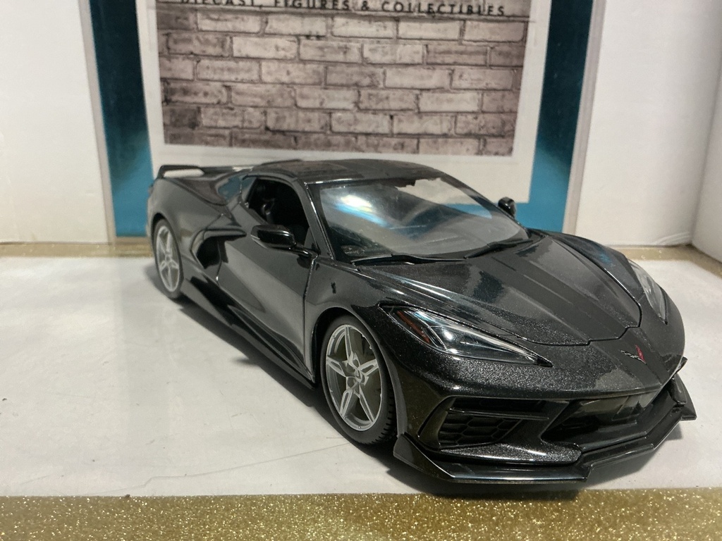 1:18 MAISTO 2020 CORVETTE STINGRAY METALLIC GREY ON BLACK image