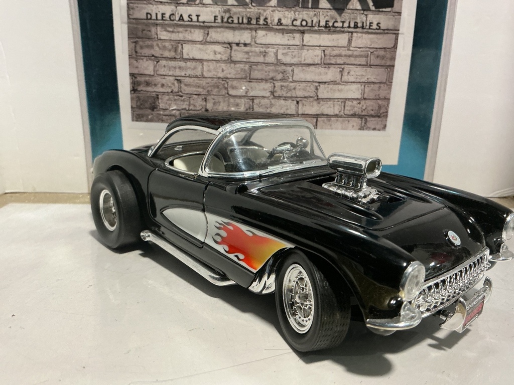 1:18 ROAD LEGENDS 1957 CORVETTE GASSER BLACK ON CREAM image