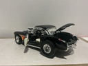1:18 ROAD LEGENDS 1957 CORVETTE GASSER BLACK ON CREAM image