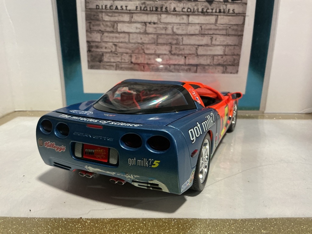1:18 ERTZ 2003 ARVETTE TONY THE TIGER image