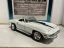 1:18 ERTL 1967 CORVETTE (NO MIRROR) WHITE ON BLACK image
