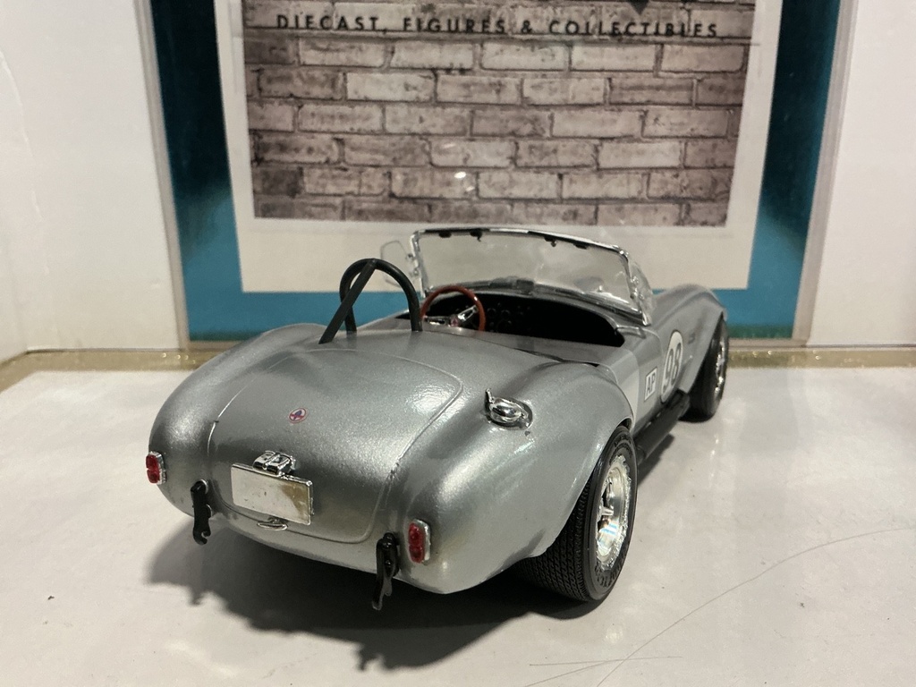 1:18 ERTZ HELBY COBRA 427 #98 SILVER ON BLACK image