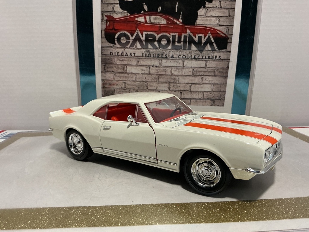 1/18: ROAD SIGNATURE 1967 Camaro  WHTE ON ORANGE *RASH ON HEAD* image