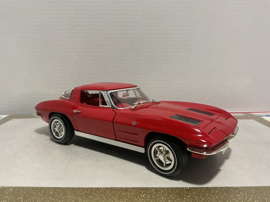 1:18 ERTZ 1967 CORVETTE RED ON RED image