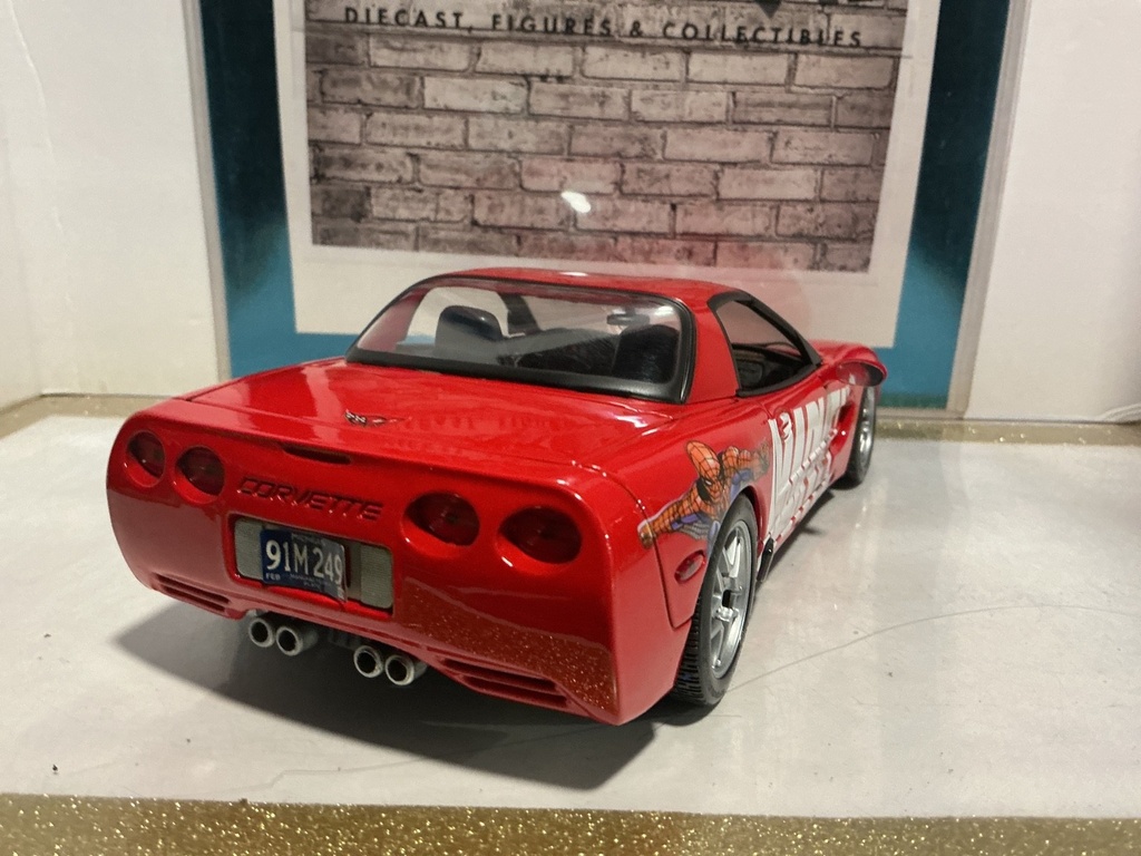 1:18 MAISTO 2001 CORVETTE MARVEL image