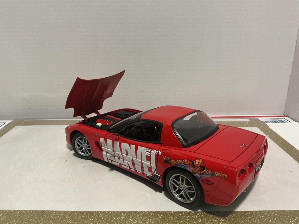 1:18 MAISTO 2001 CORVETTE MARVEL image