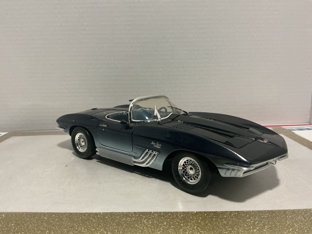 1:18 MOTORMAX - 1961 MAKO SHARK BLUE image