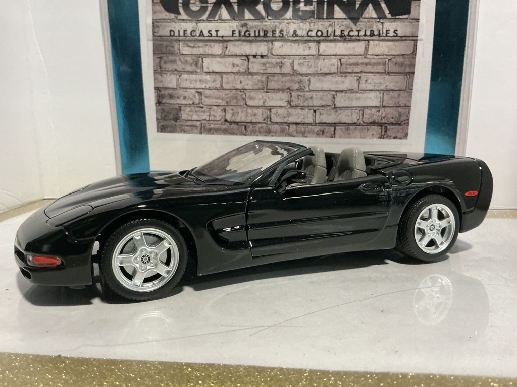 1:18 BURAGO 1997 CORVETTE BLACK ON GRAY image