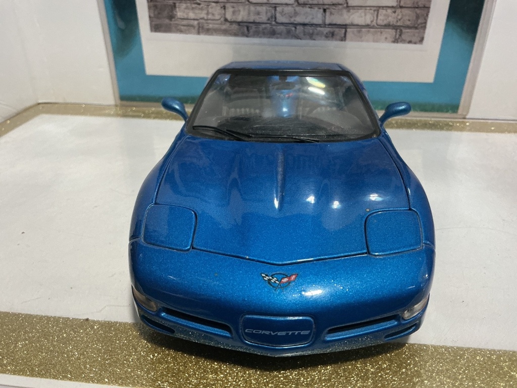 1:18 MAISTO - 1998 CORVETTE BLUE ON BLACK image