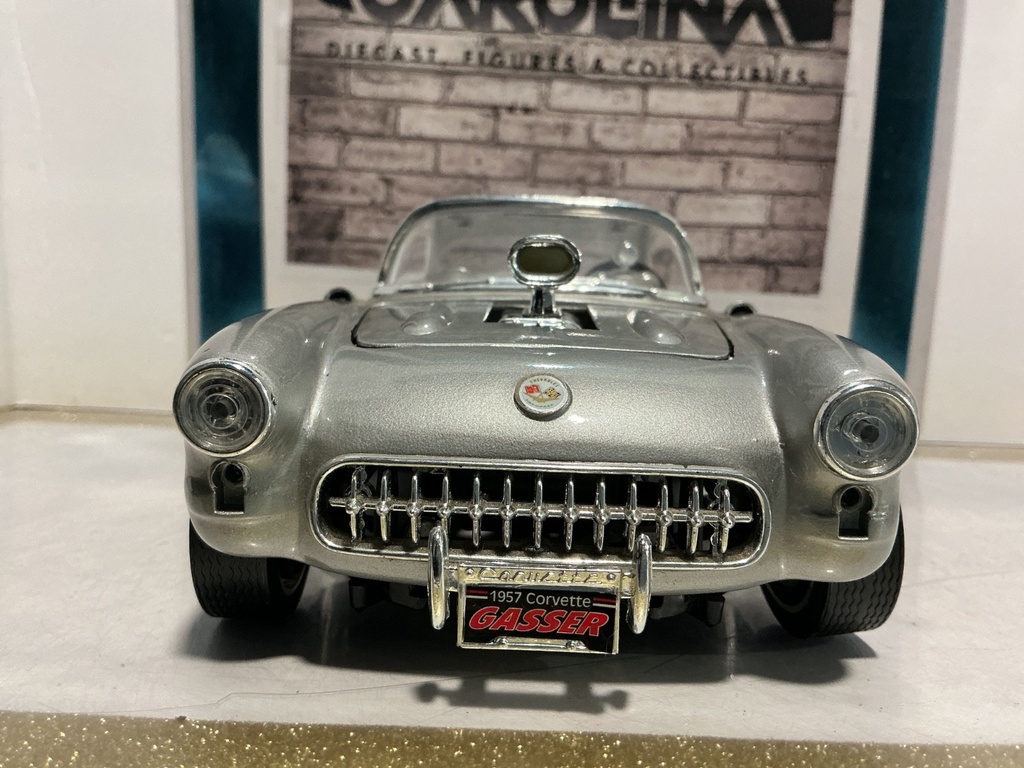 1:18 ROAD SIGNATURE - 1957 CORVETTE GASSER GRAY ON CREAM image