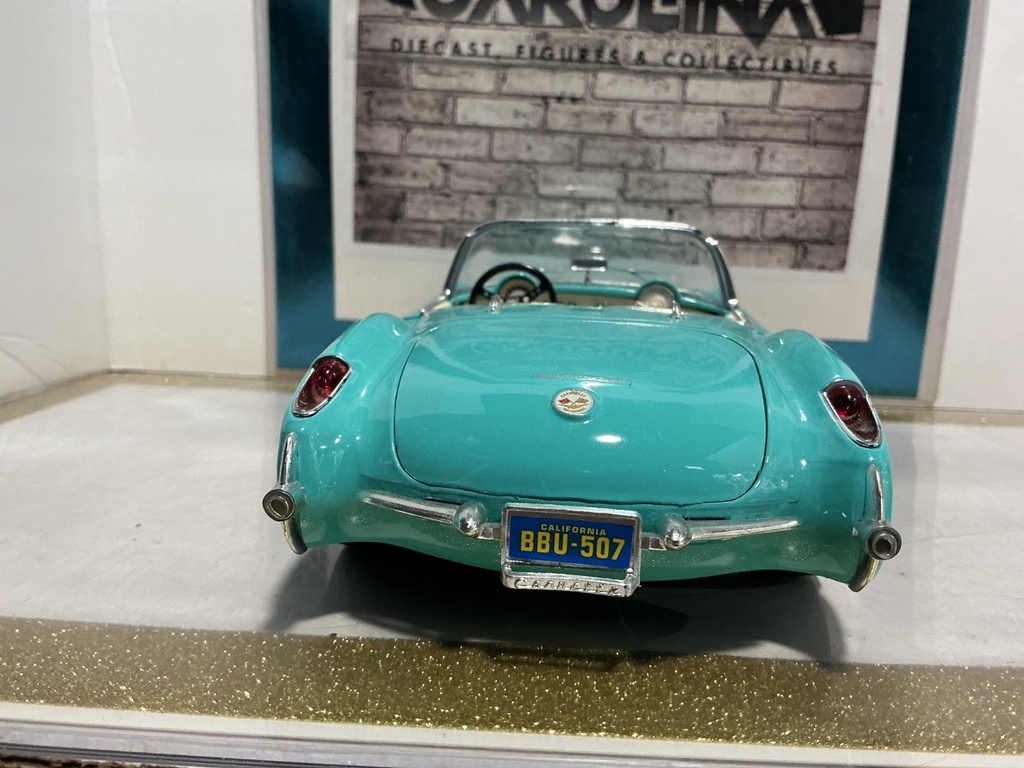 1:18 BURAGO - 1957 CORVETTE GREEN-WHITE ON CREAM [PAINT ISSUES] image