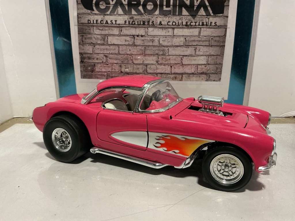 1:18 ROAD LEGENDS 1957 CORVETTE PINK ON WHITE [LIGHT RASHING] image